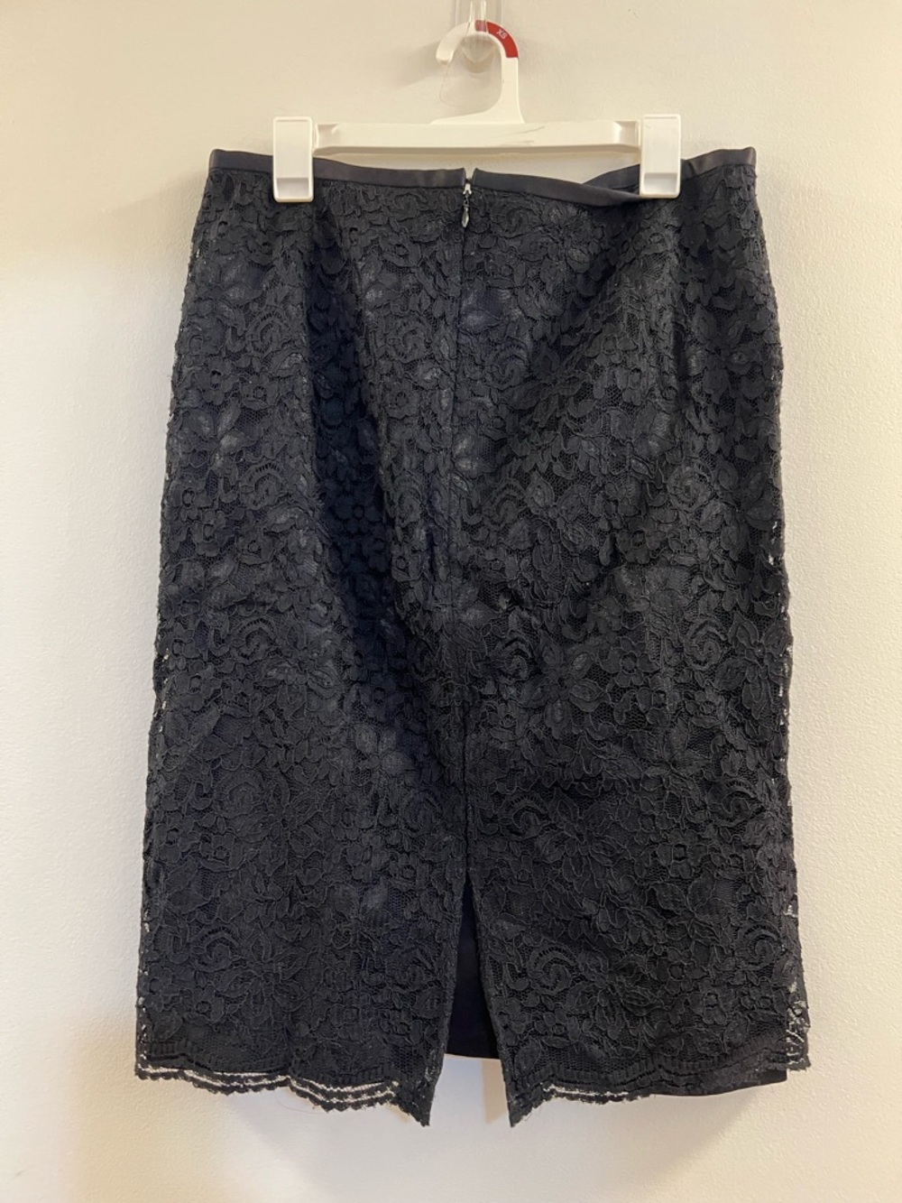 Ann Taylor Loft Floral Black LACE PENCIL SKIRT - Picture 8 of 13